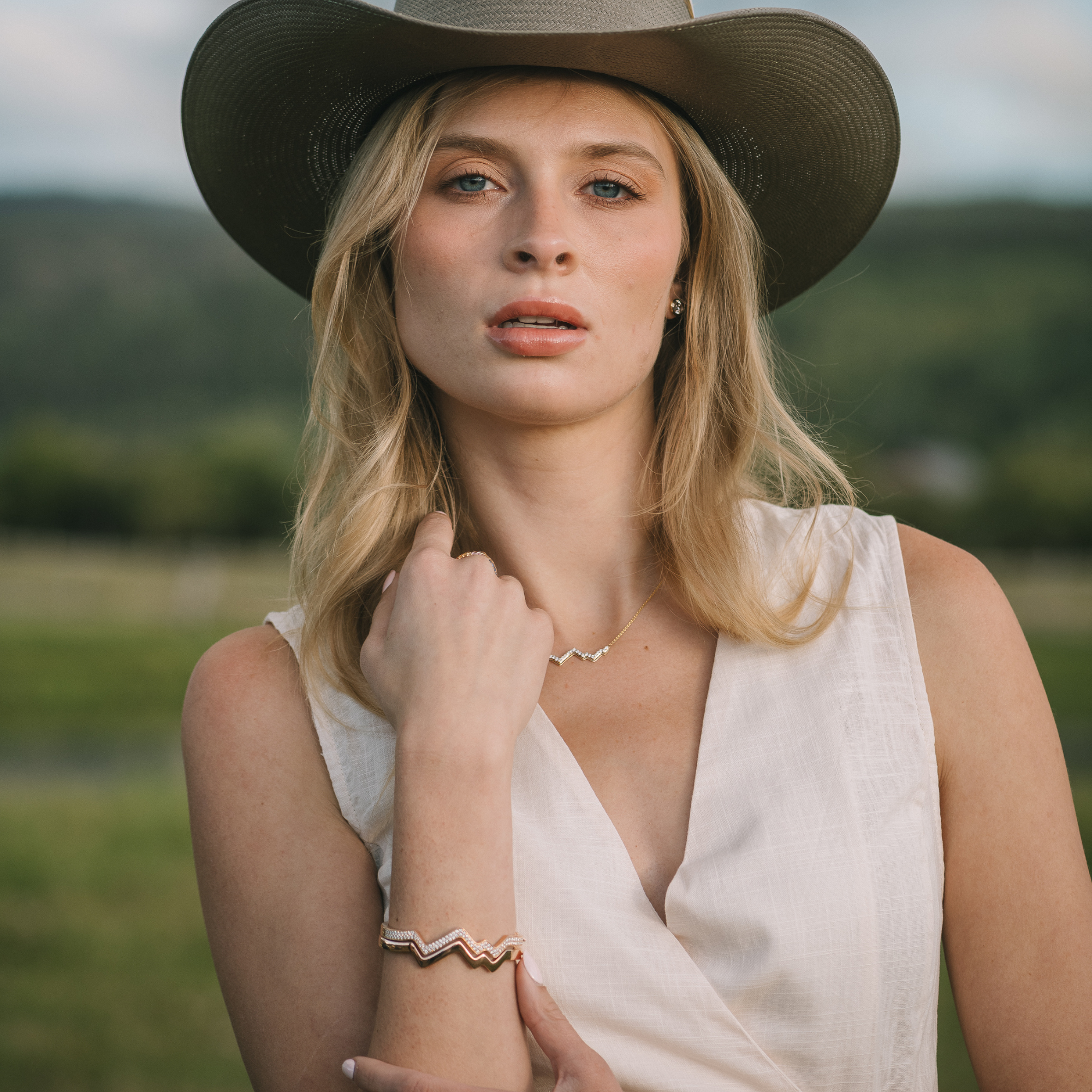 Hinged Teton Outline Stacking Bracelet in 18K Rose Gold - Jackson Hole Jewelry Company