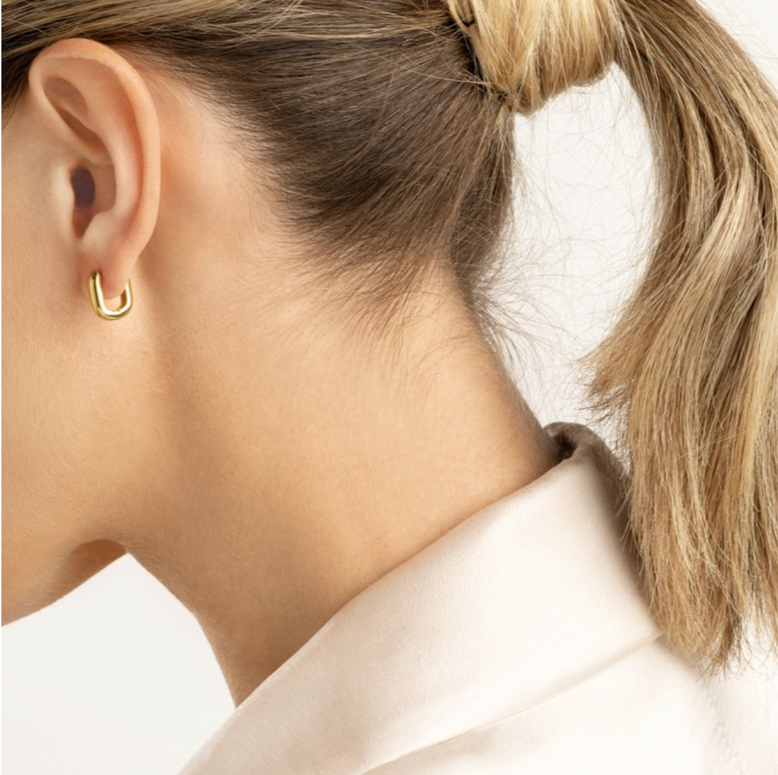 14K GOLD OBLONG POLISHED HOOP EARRINGS 10.60X12.40MM - Jackson Hole Jewelry Company