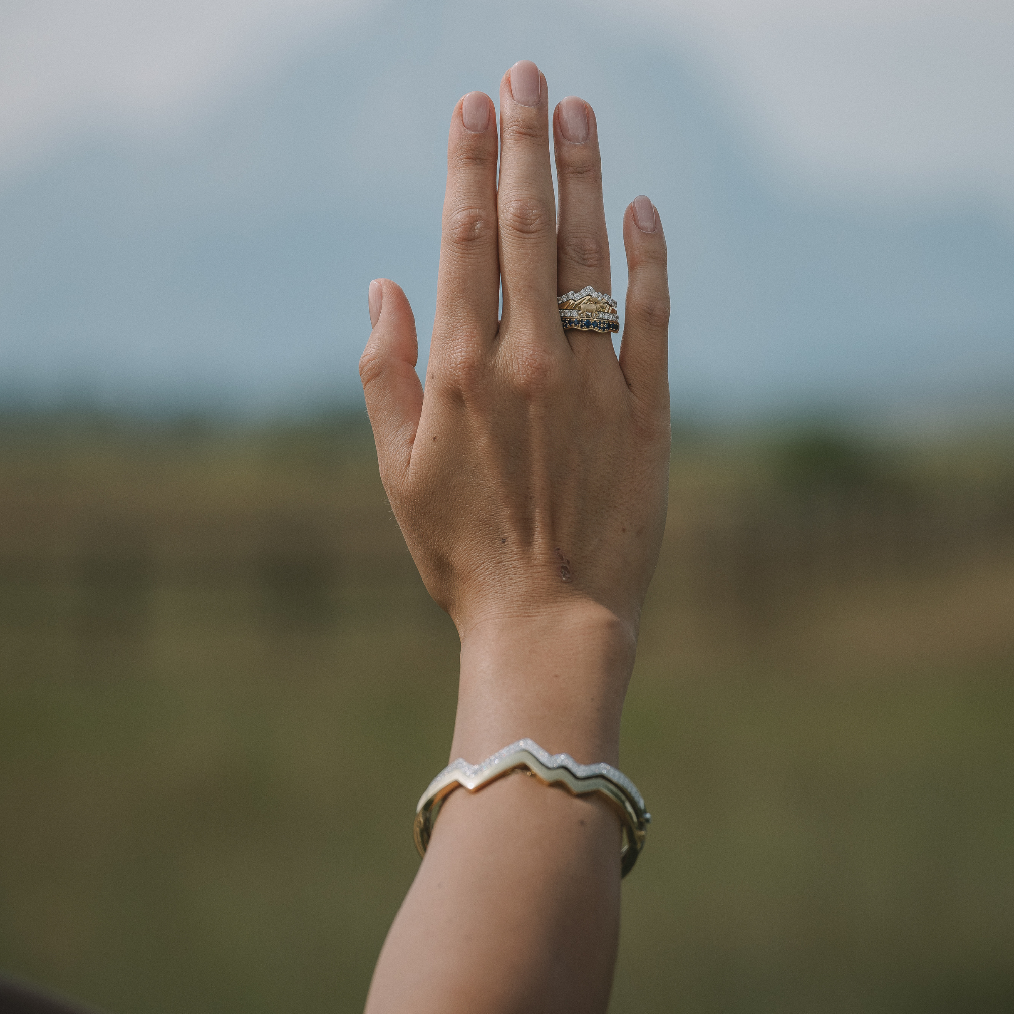 Hinged Teton Diamond Outline Stacking Bracelet in 18K Yellow Gold 1.43 cttw - Jackson Hole Jewelry Company