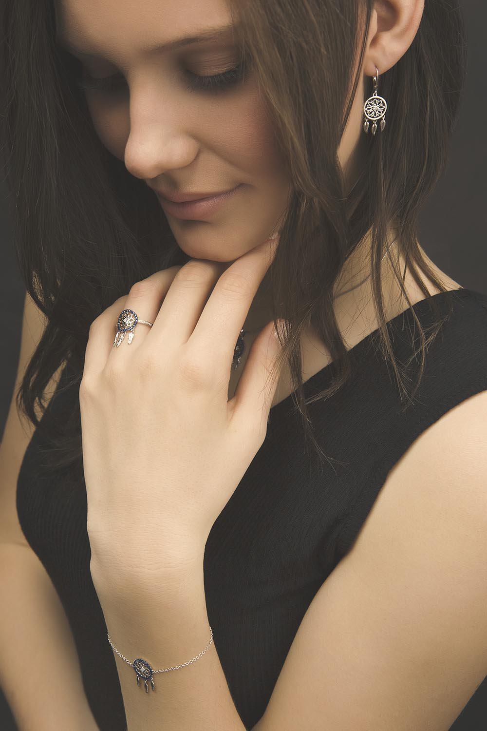 18K Gold with Diamond and Blue Sapphire Dreamcatcher Bracelet - Jackson Hole Jewelry Company