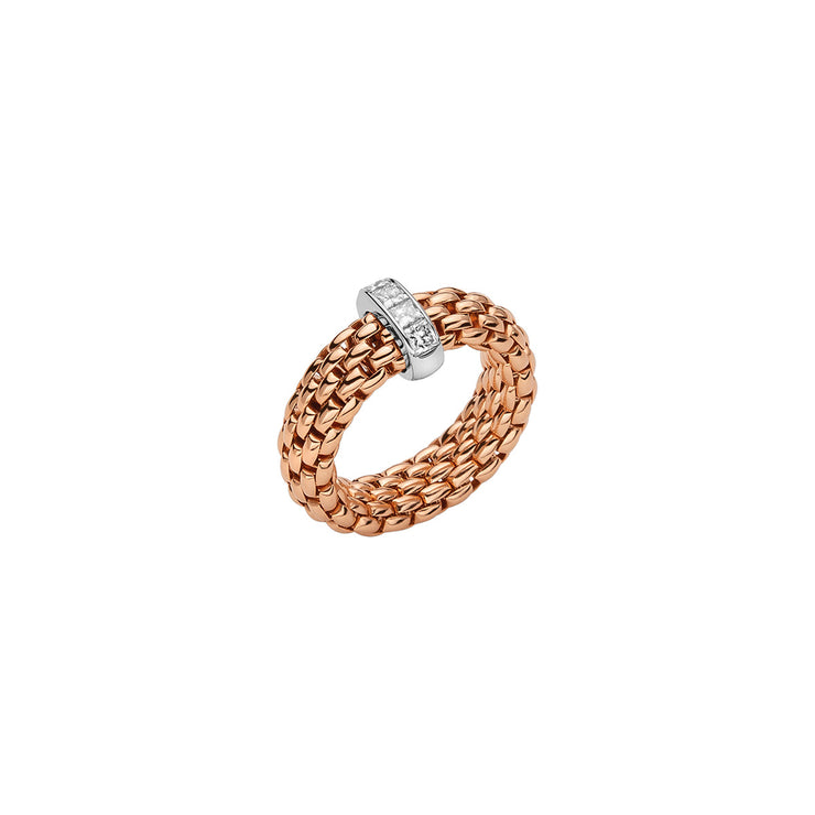 FOPE VENDOME 18K Gold Ring with Princess-Cut White Diamonds - 0.35 carats