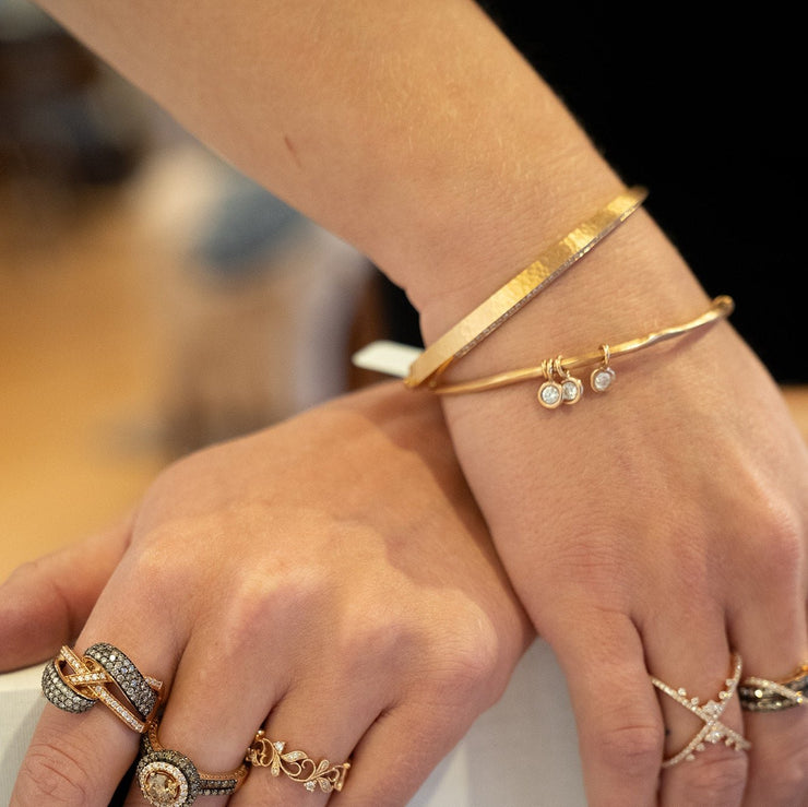 Bezel Diamonds Bracelet Set in 18K Yellow Gold