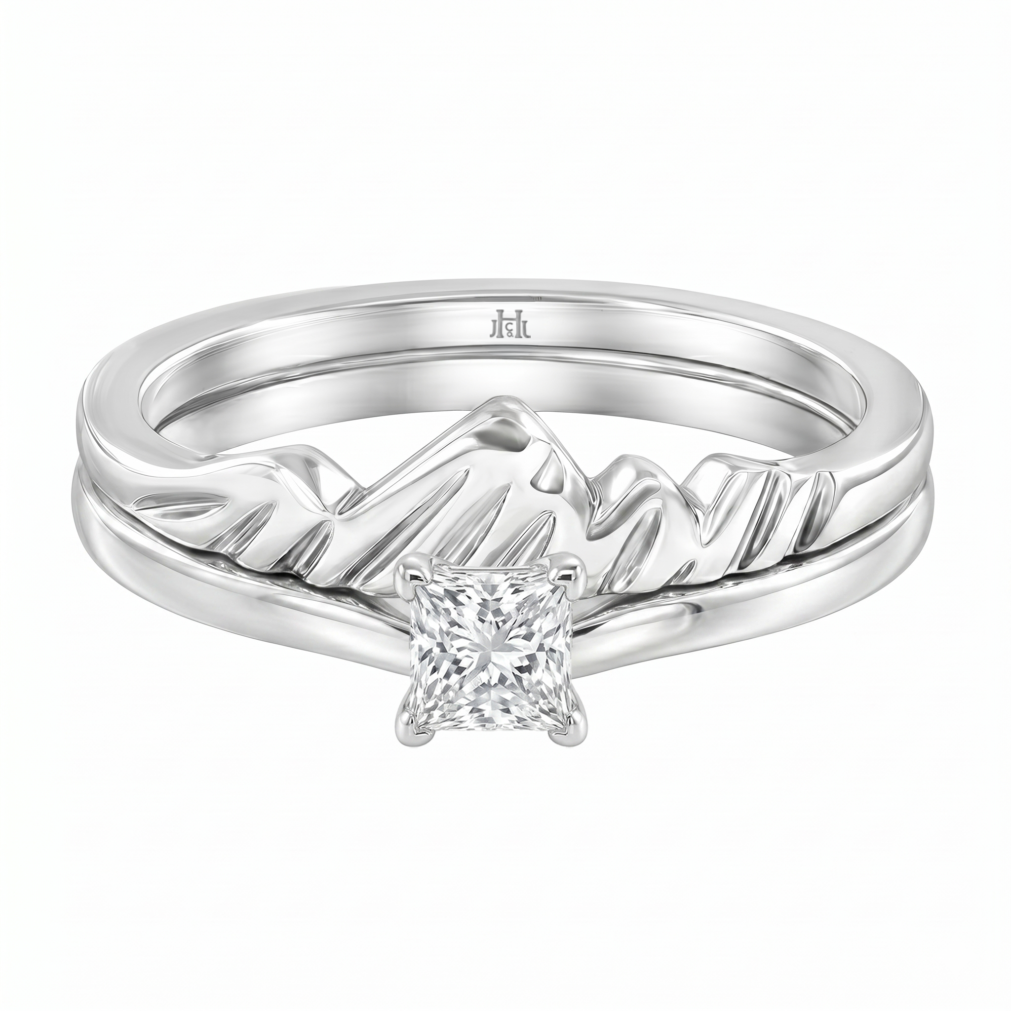Le PeTeton Princess Cut Diamond Solitaire Engagement Dúo Stack Rings in 18K Gold - Jackson Hole Jewelry Company