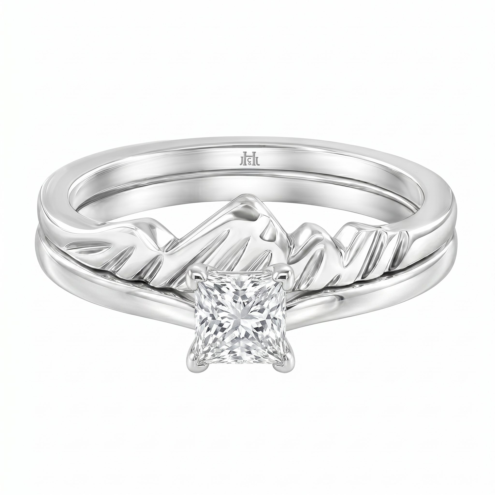 Le PeTeton Princess Cut Diamond Solitaire Engagement Dúo Stack Rings in 18K Gold - Jackson Hole Jewelry Company