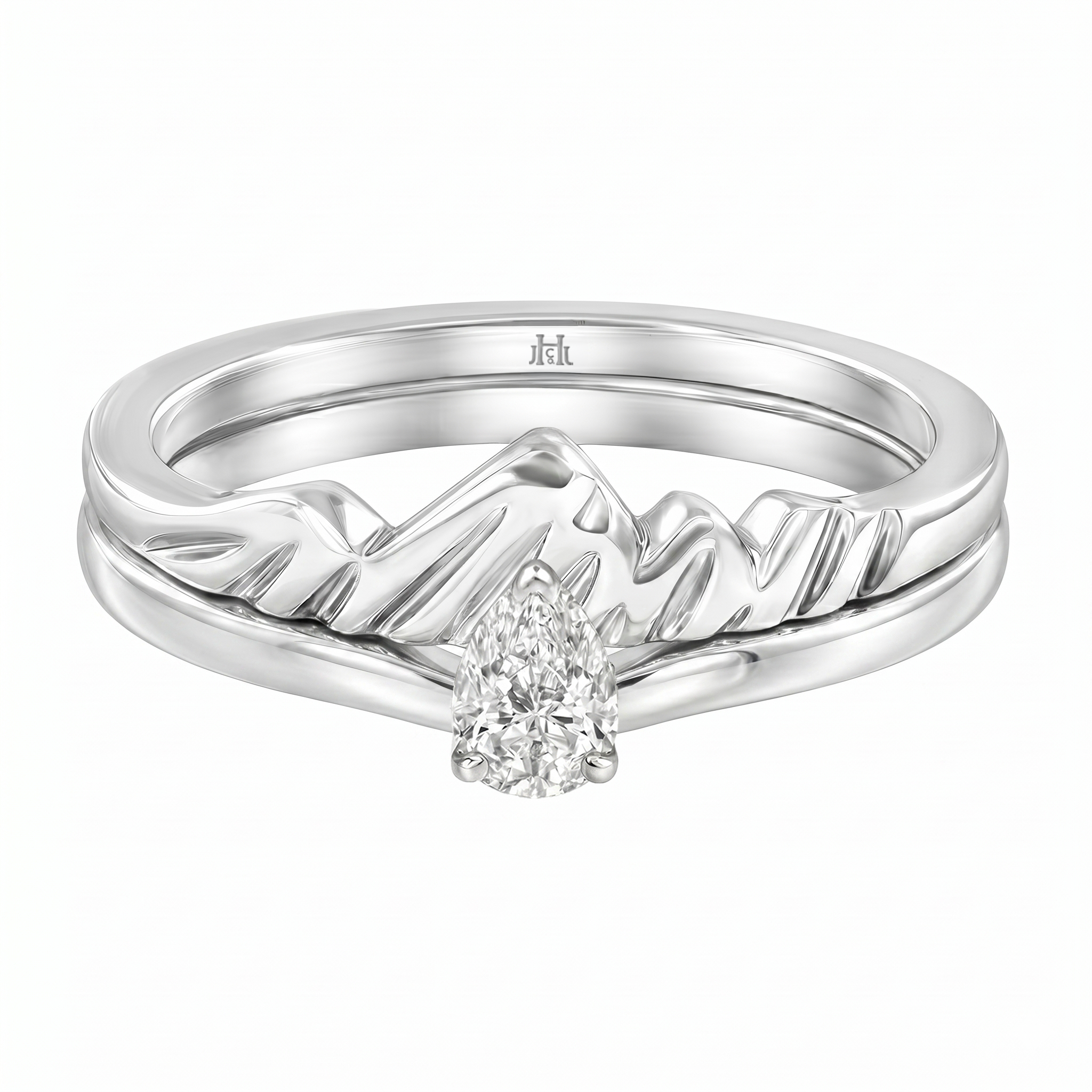 Le PeTeton Pear Diamond Solitaire Engagement Dúo Stack Rings in 18K Gold - Jackson Hole Jewelry Company
