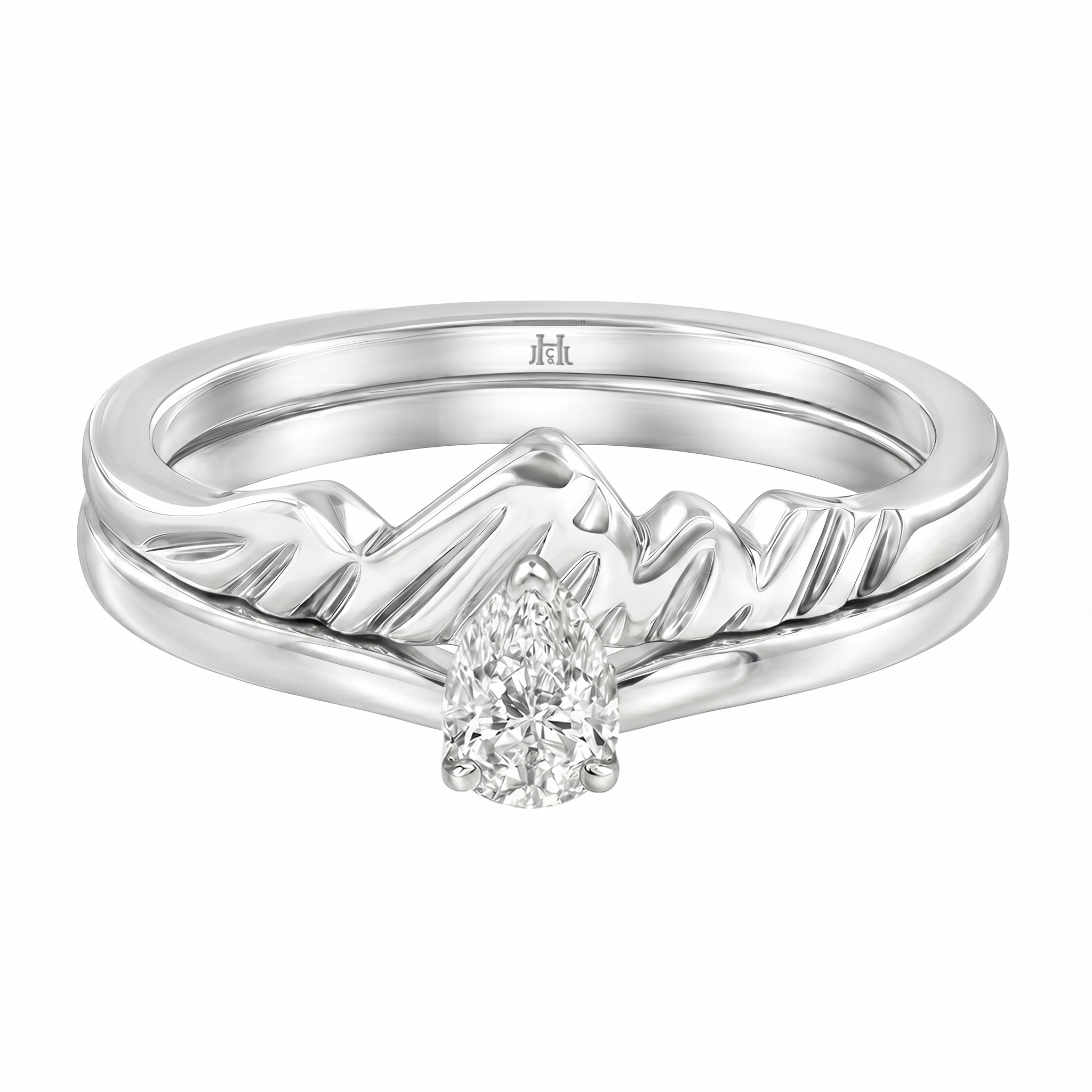 Le PeTeton Pear Diamond Solitaire Engagement Dúo Stack Rings in 18K Gold - Jackson Hole Jewelry Company