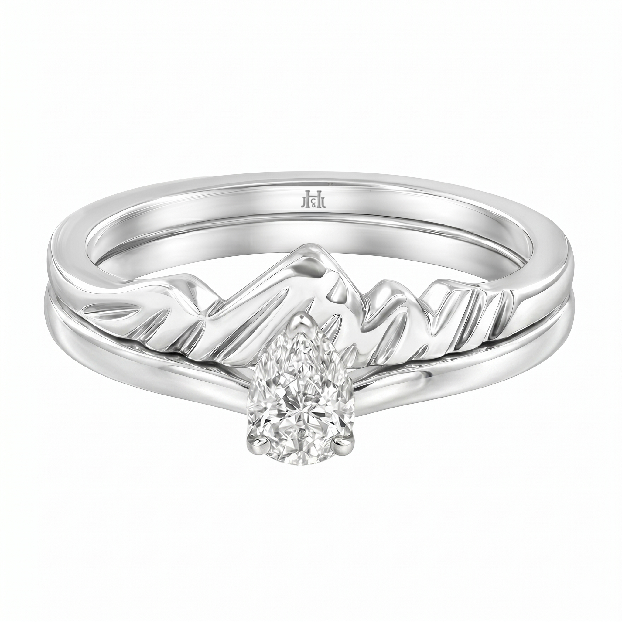 Le PeTeton Pear Diamond Solitaire Engagement Dúo Stack Rings in 18K Gold - Jackson Hole Jewelry Company