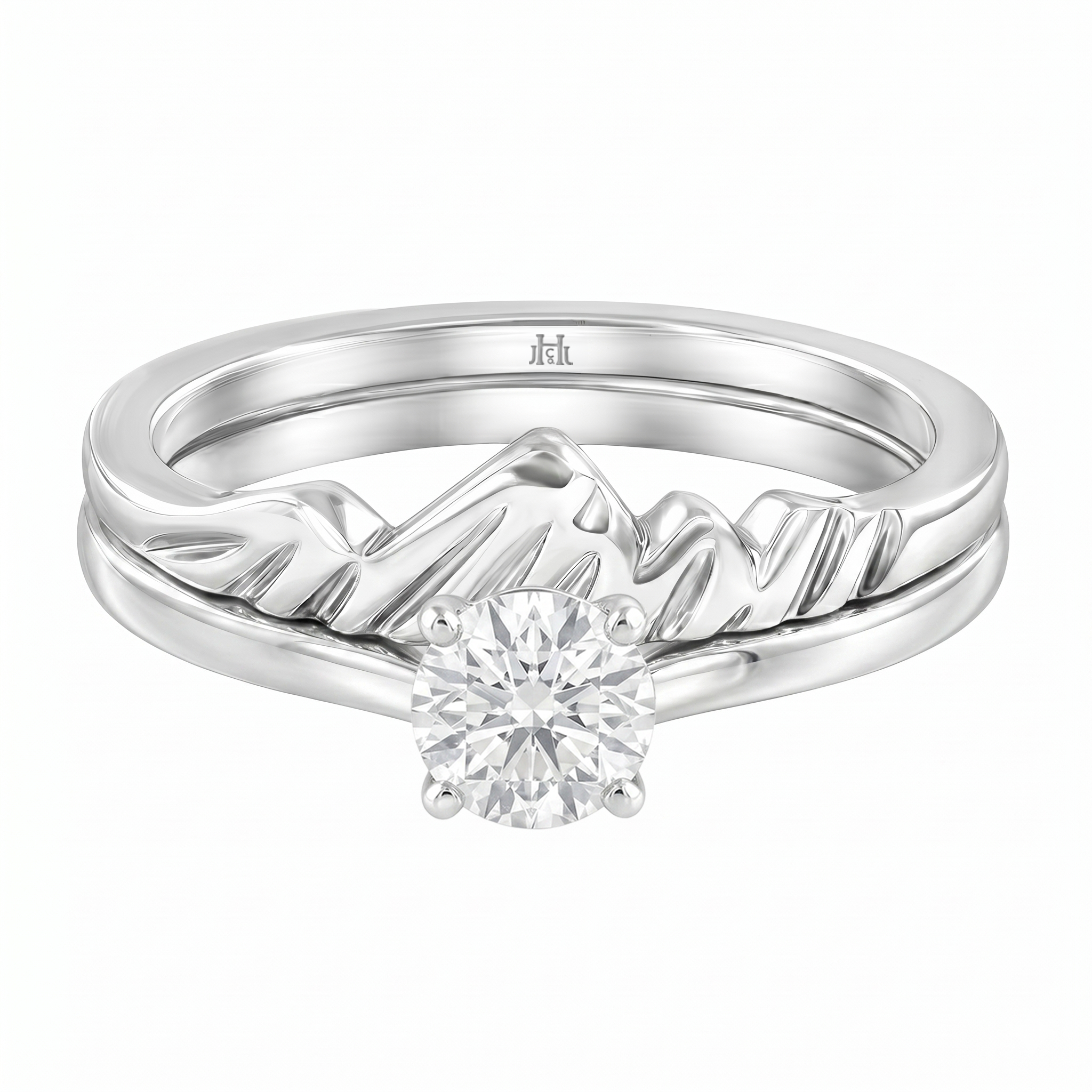 Le PeTeton Round French Cut Diamond Solitaire Engagement Dúo Stack Rings in 18K Gold - Jackson Hole Jewelry Company