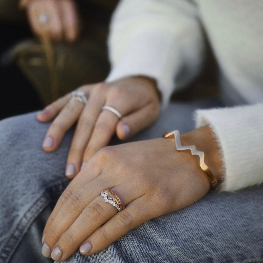 MNX - Men's Flat Polished Edges Wedding Ring In Rose/White Gold 6mm Width - MADANI Rings - Foto 2